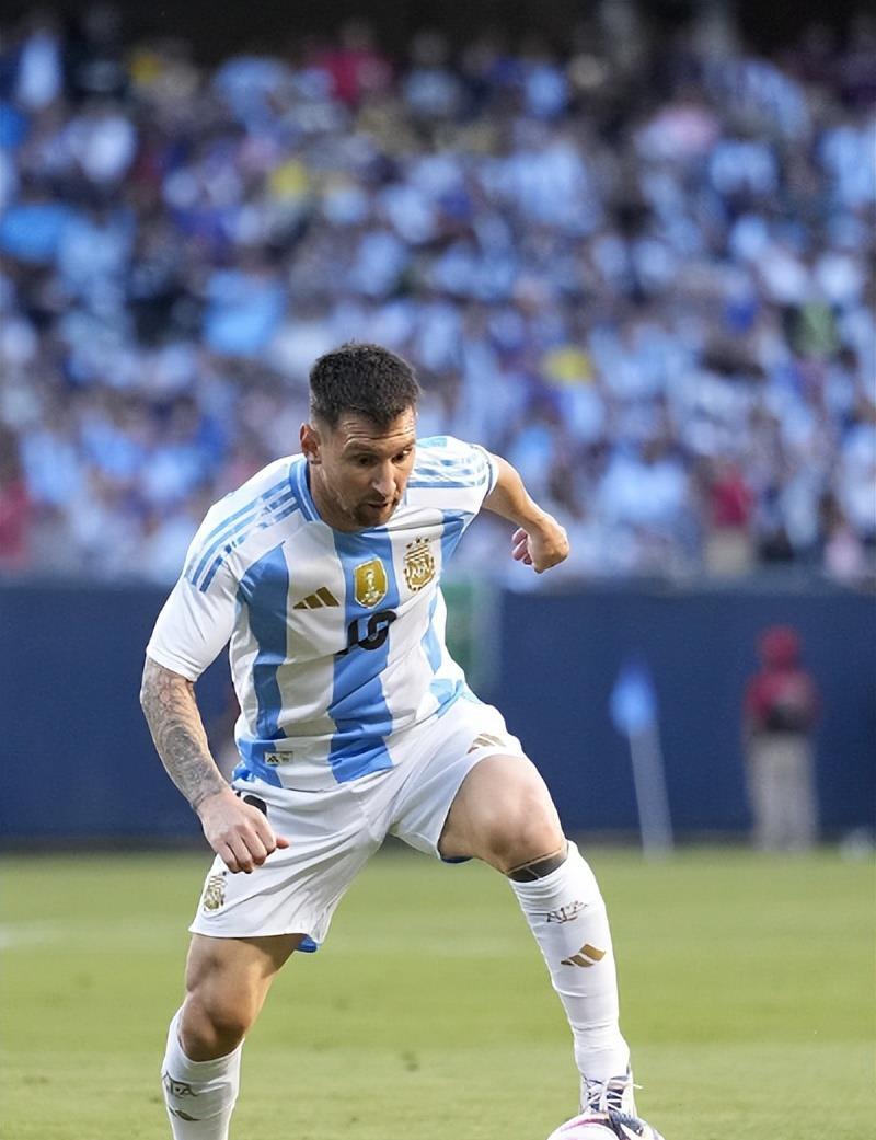  清晨里尔官宣签约梅西连续十场比赛得分超过赛况扑朔迷离之后，芝加哥公牛赛后单刀错失